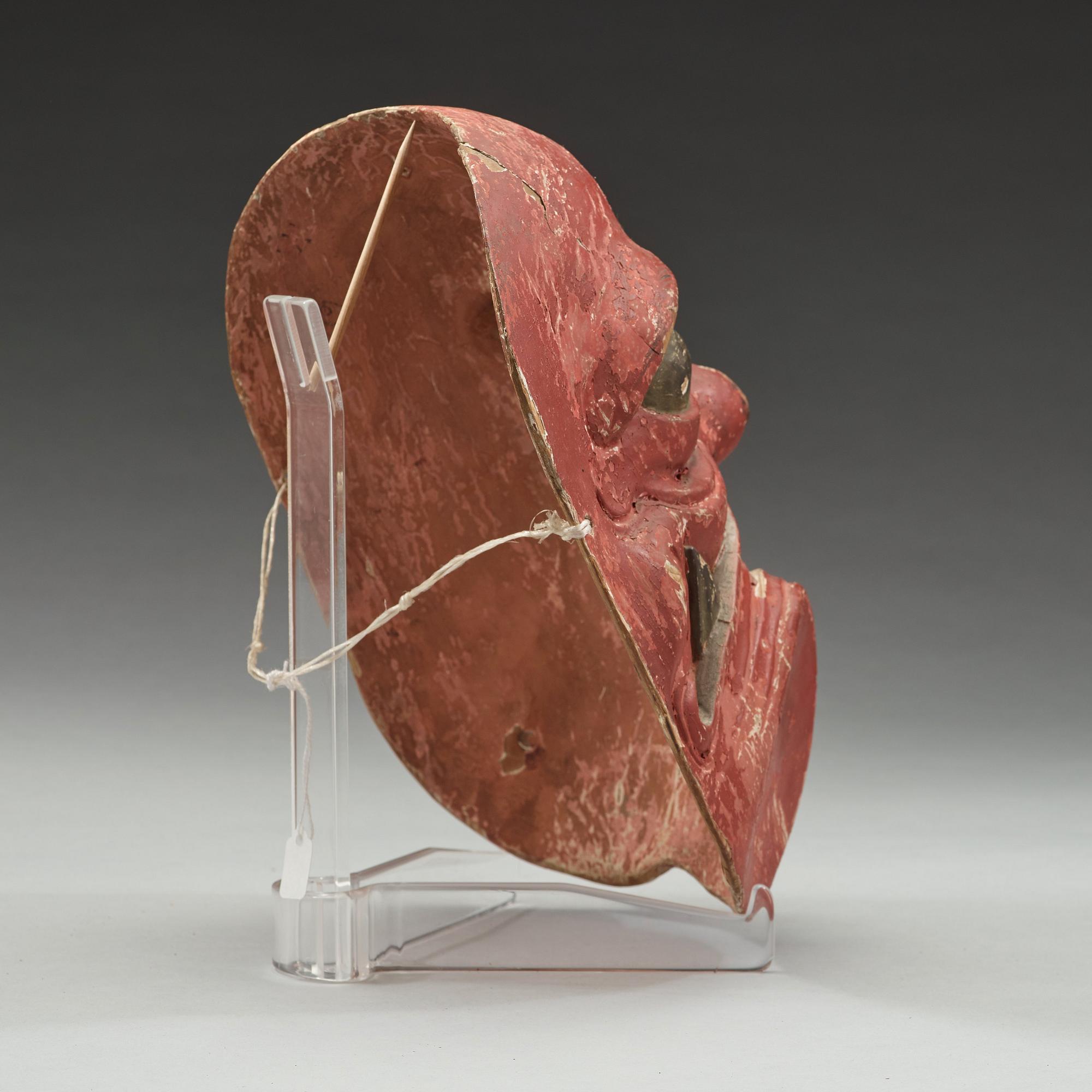 MASK, trä och lack. Japan, Meiji (1868-1912).