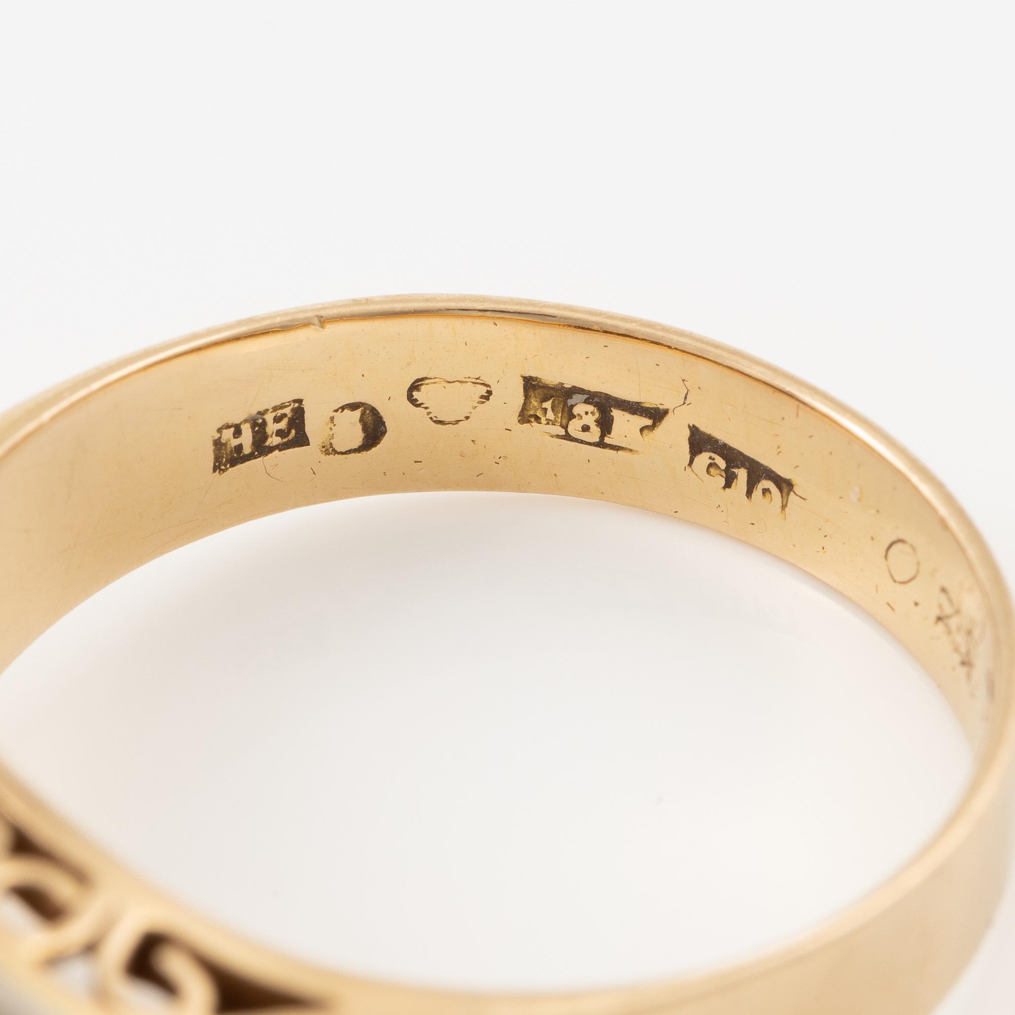 Ring in 18K gold set with round brilliant-cut diamonds, Stigbert.