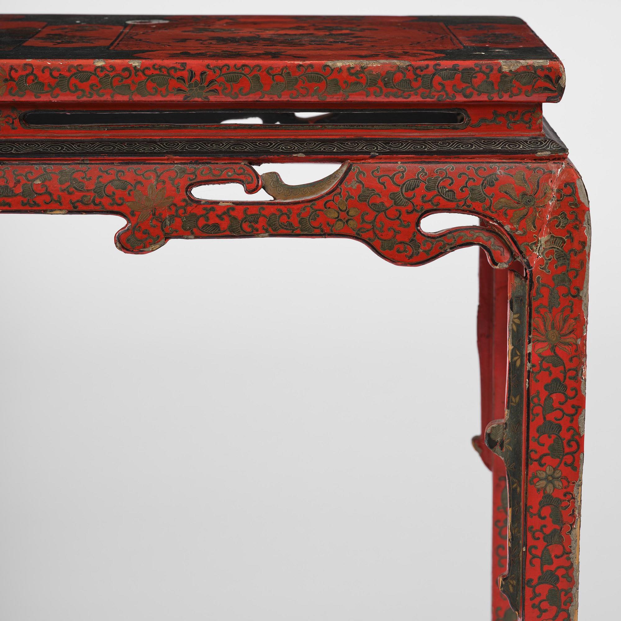 Altarbord, röd lack. Qingdynastin.