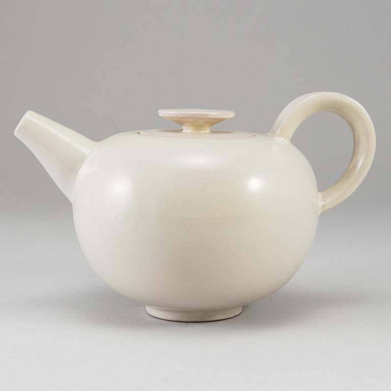 OTTO LINDIG, an earthenware tea pot from Karlsruhe, Germany.
