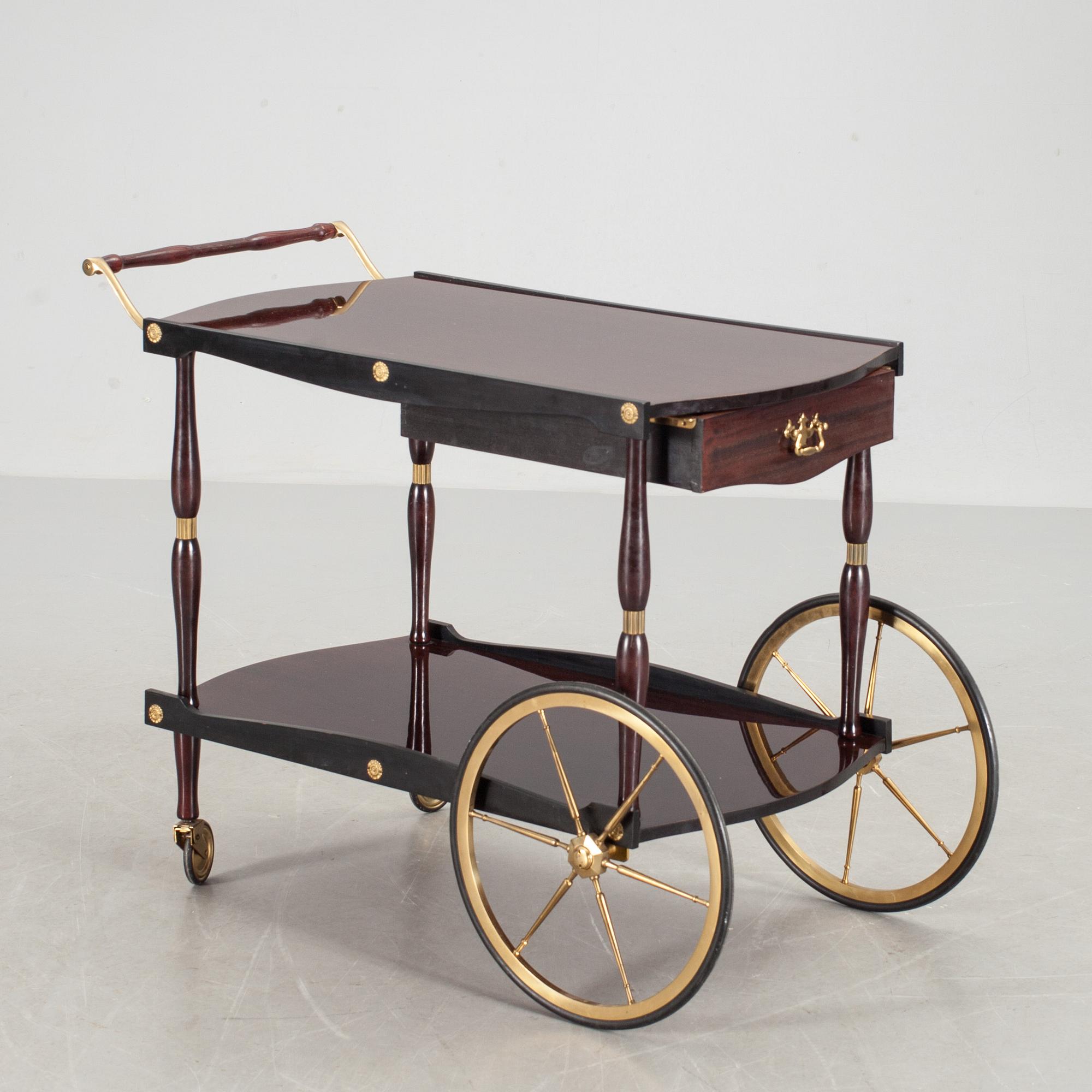 SERVERINGSVAGN, 1900-talets mitt.