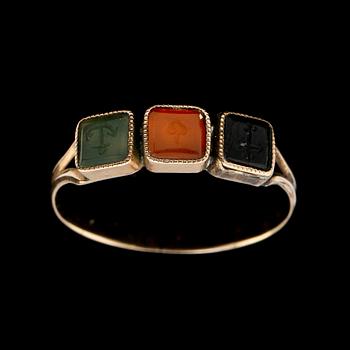 RINGAR, 3 st, 18k guld samt 14k guld. Tot vikt 8 g.