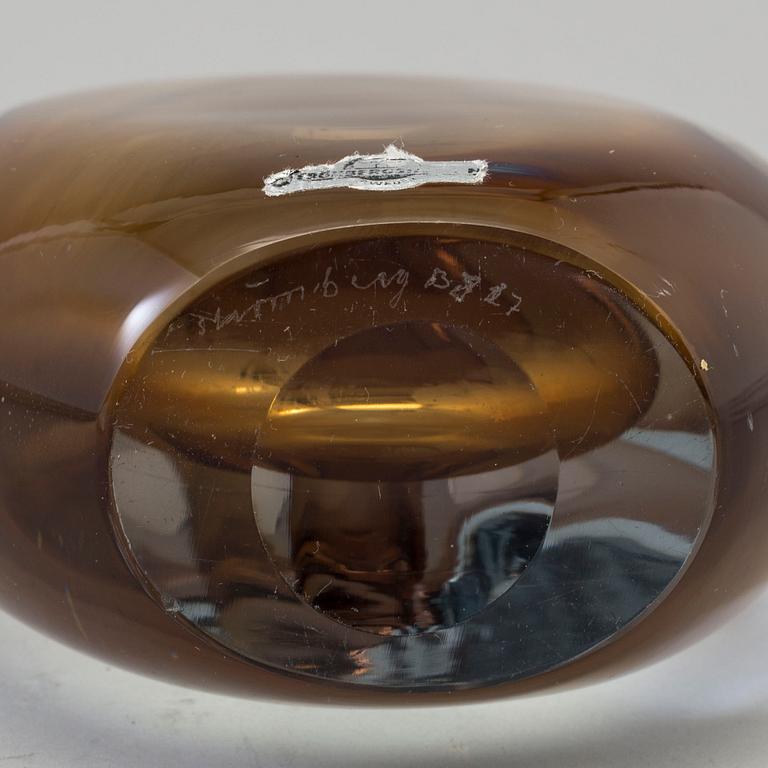 GUNNAR NYLUND, tillskriven, vaser, två st, glas, Strömbergshyttan, 1900-talets andra hälft.