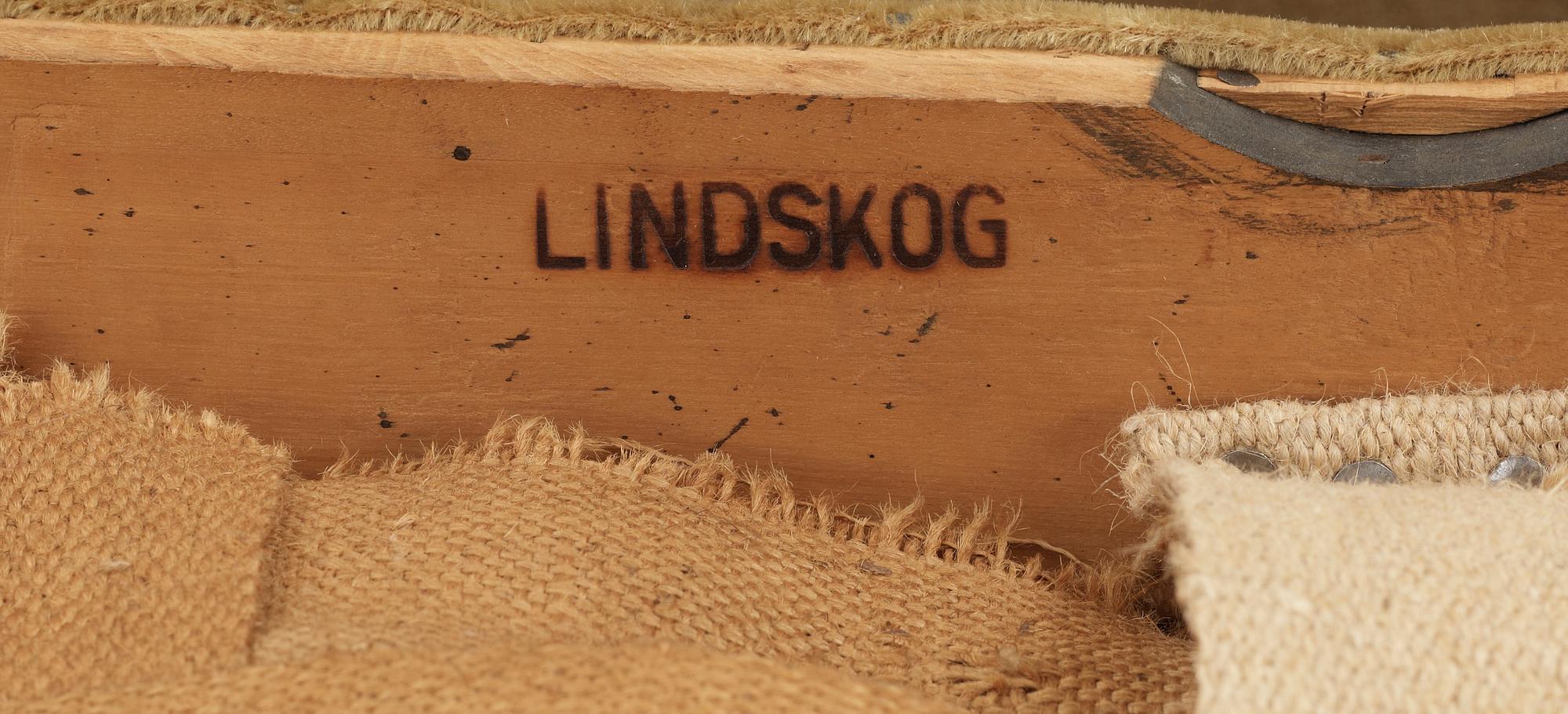 ÖRONLAPPSFÅTÖLJER, ett par, Lindskog, 1920-tal.