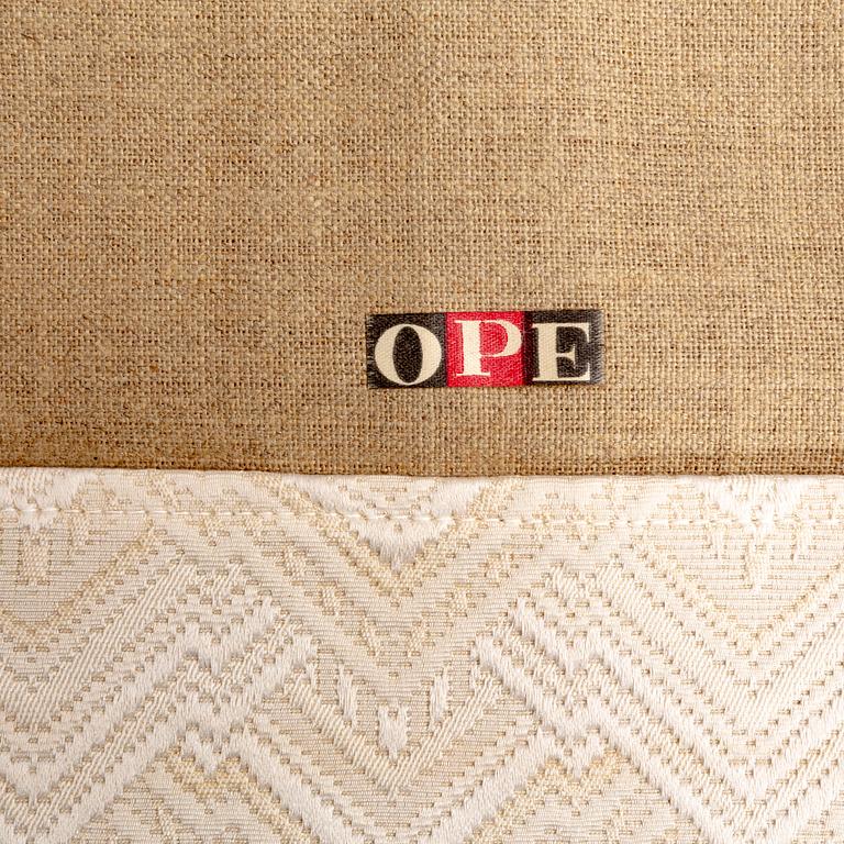 Kerstin Hörlin-Holmquist, a pair of walnut armchairs 'Skrindan', mid/second half of the 20th century.