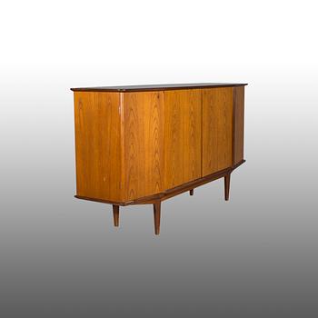 SIDEBOARD, 1900-talets mitt.