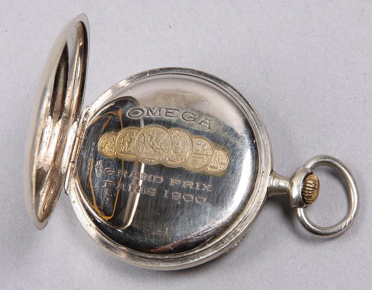 FICKUR, 3 st, vitmetall, bl a Omega och Mappin & Webb, tidigt 1900-tal.