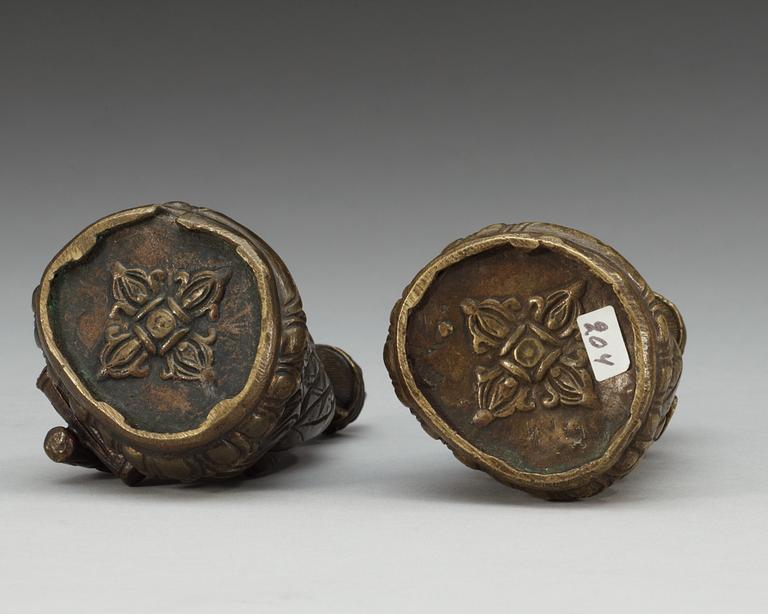 FIGURER, två stycken, brons. Indien, 1800-tal.