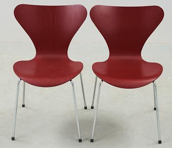 STOLAR, ett par, "Sjuan", Arne Jacobsen, Fritz Hansen.