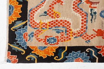 An antique rug, Tibet, circa 1900, approx. 157 x 83 cm.