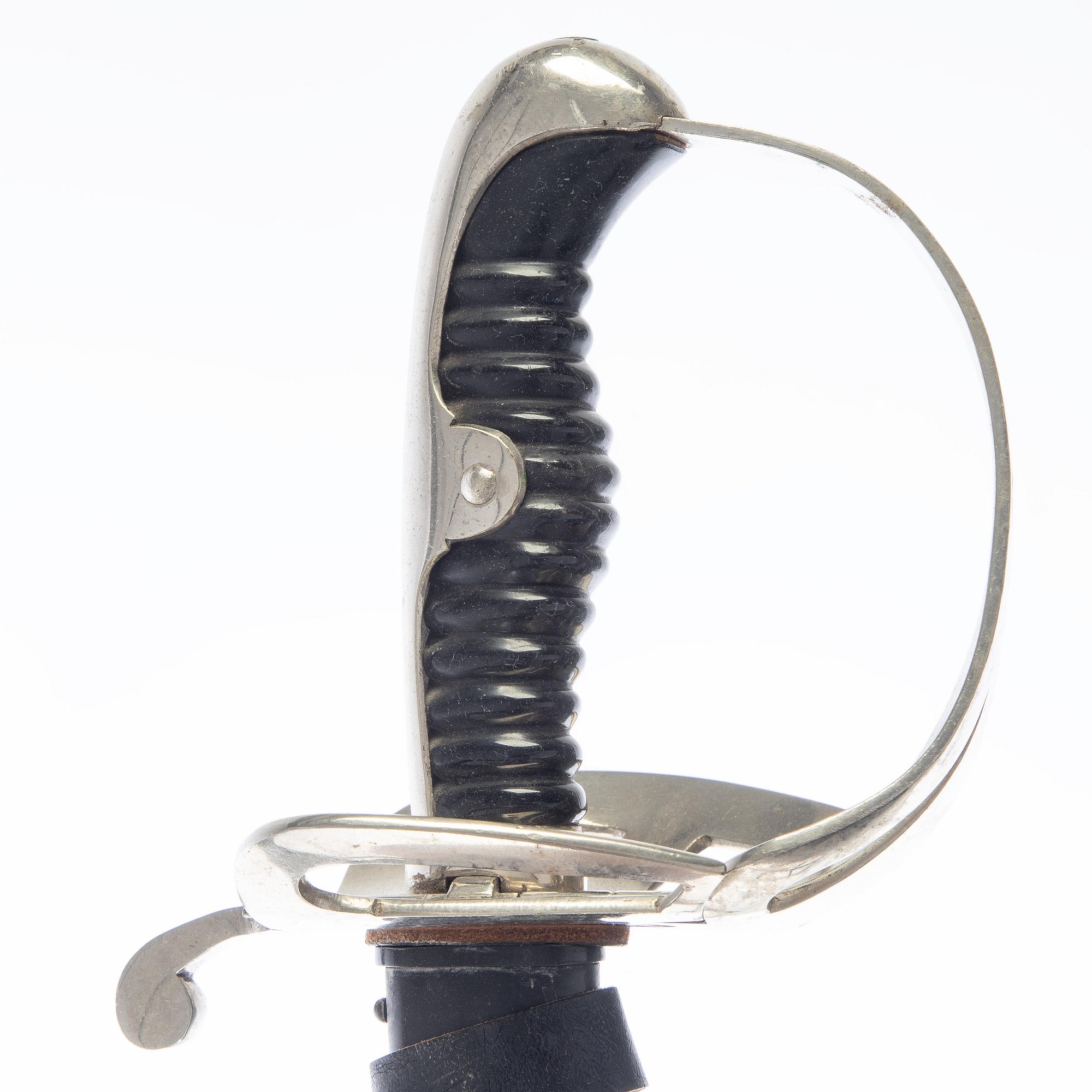 Sabel, tysk, 1900-tal, med balja.