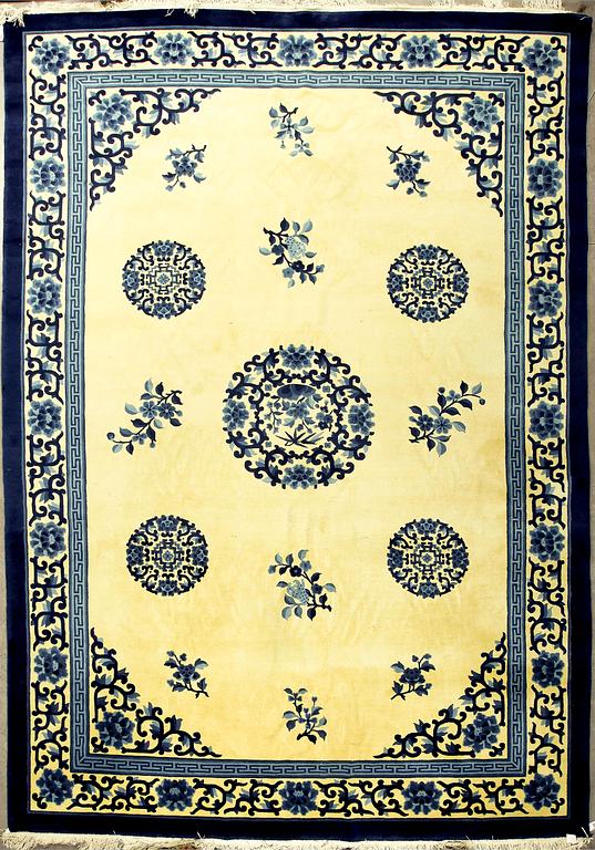 MATTA, Kina, ca 473x332 cm.