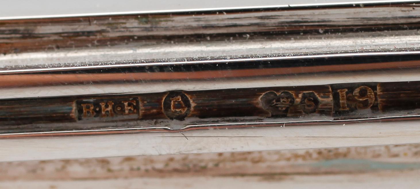 CIGARETTSKRIN, silver, RHE, Stockholm 1959. Total vikt 491 g.