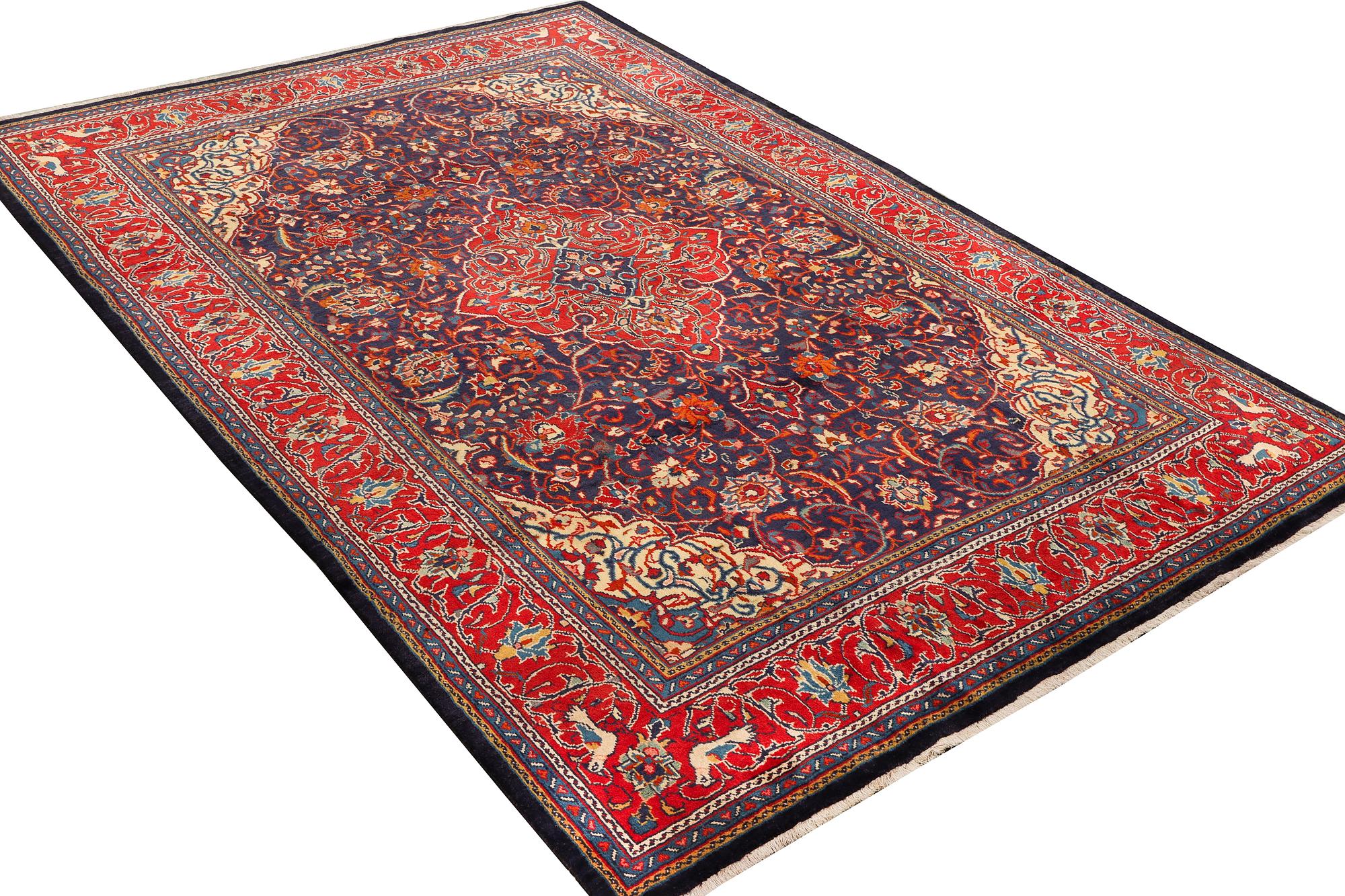 A Bakhtiari carpet, c. 321 x 210 cm.