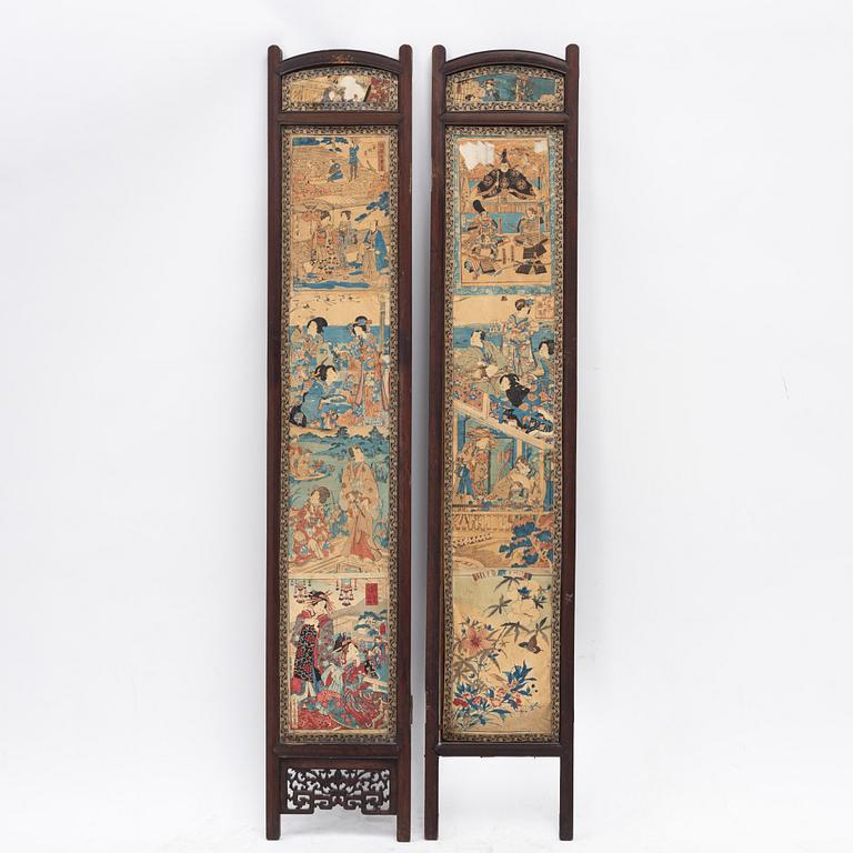 Skärmar, två stycken, hardwood, Kina, med monterade japanska träsnitt, omkring 1900.