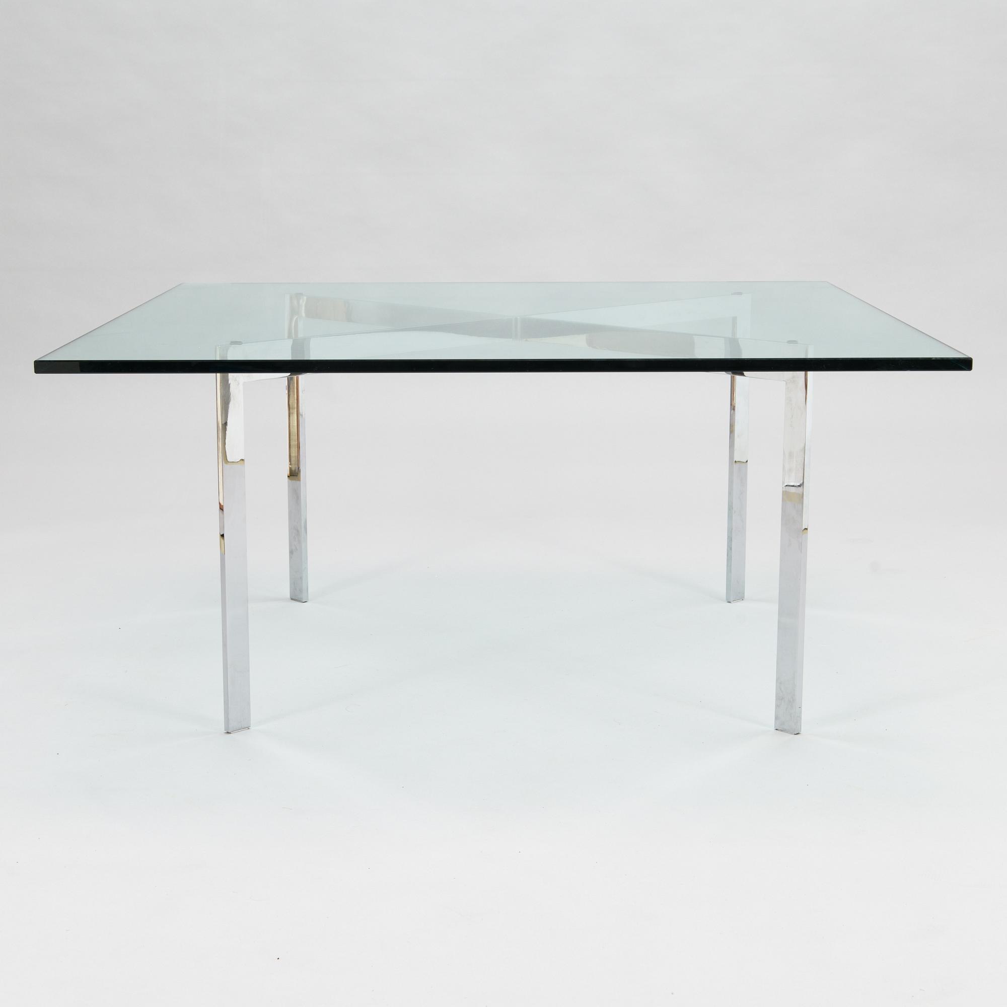 Ludwig Mies van der Rohe, soffbord, "Barcelona", Knoll International 2011.