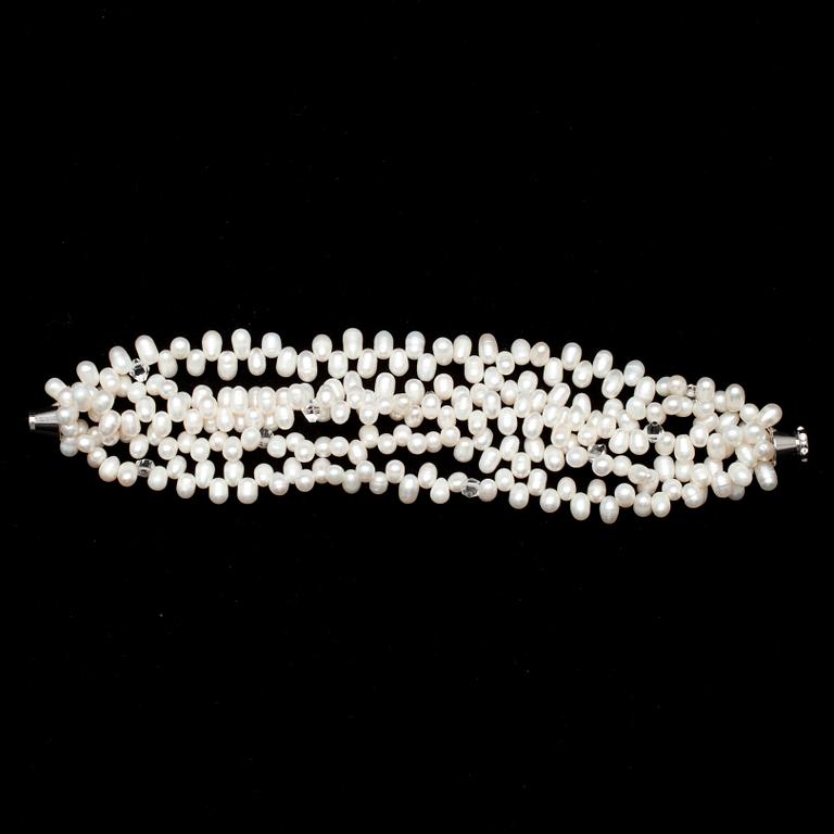 ARMBAND, pärlor med magnetlås, nyproduktion.