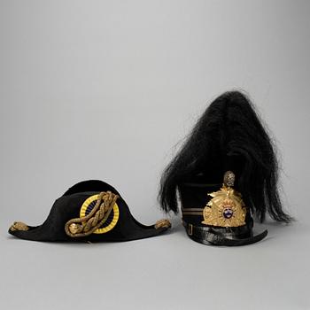 BICORNE samt OFFICERSMÖSSA, Sverige.