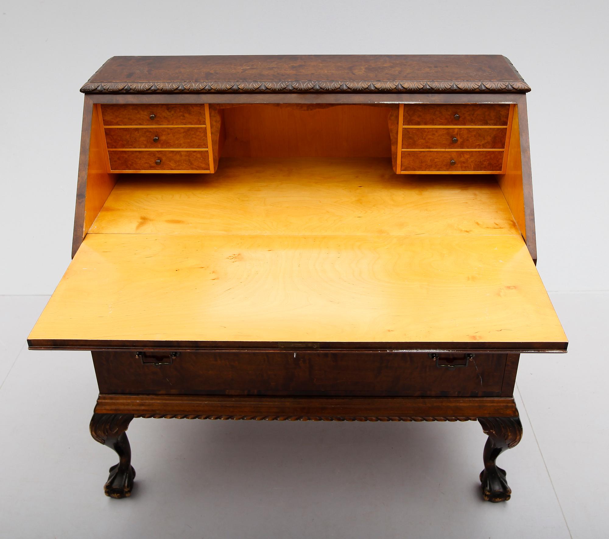 SEKRETÄR, Chippendalesti, 1900-talets första hälft.