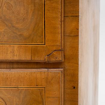 Chest of drawers, late Baroque, mid-18th century.