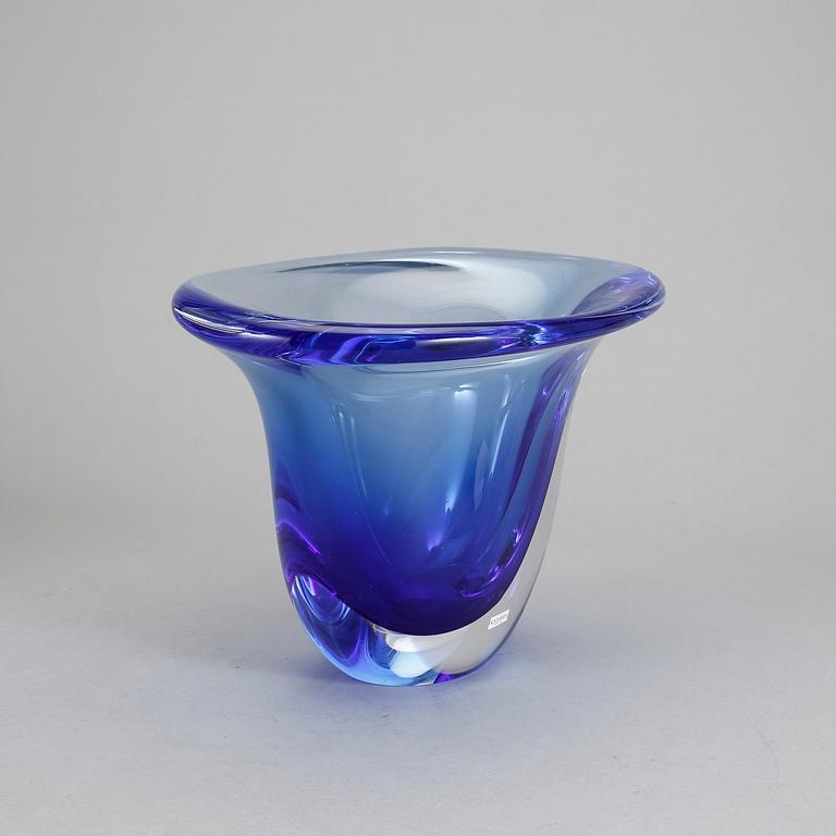 VAS, glas, Göran Wärff, Kosta Boda, 2000-tal.