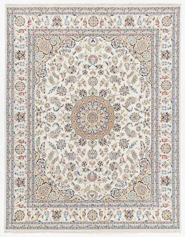 Carpet, Nain, approx. 305 x 245 cm.