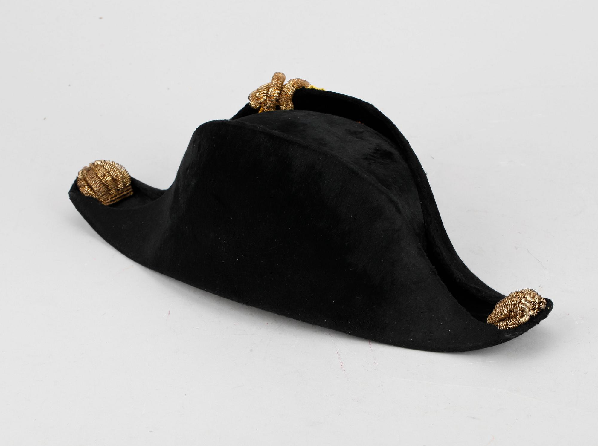 BICORNE MED ASK, AF Bodecker, Stockholm, omkring 1900.