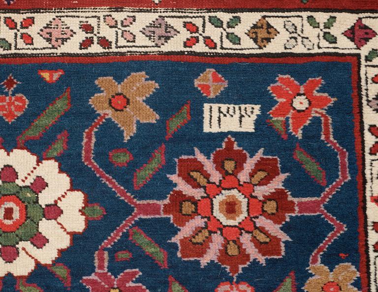 ANTIK/SEMIANTIK KARABAGH. 240 x 120,5 cm.
