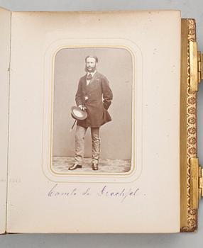 FOTOGRAFIALBUM FRÅN ANDRA KEJSARDÖMET, ca 50 bilder, bla Napoleon III och Christina Nilsson, Frankrike 1868-71.