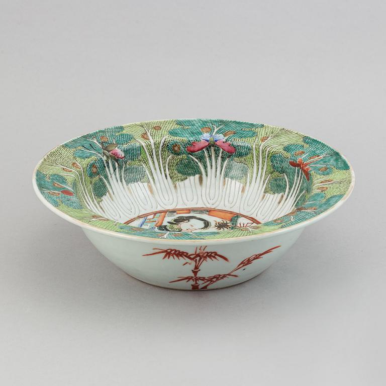 A famille rose 'Cabbage' basin, Qing dynasty, 19th Century.