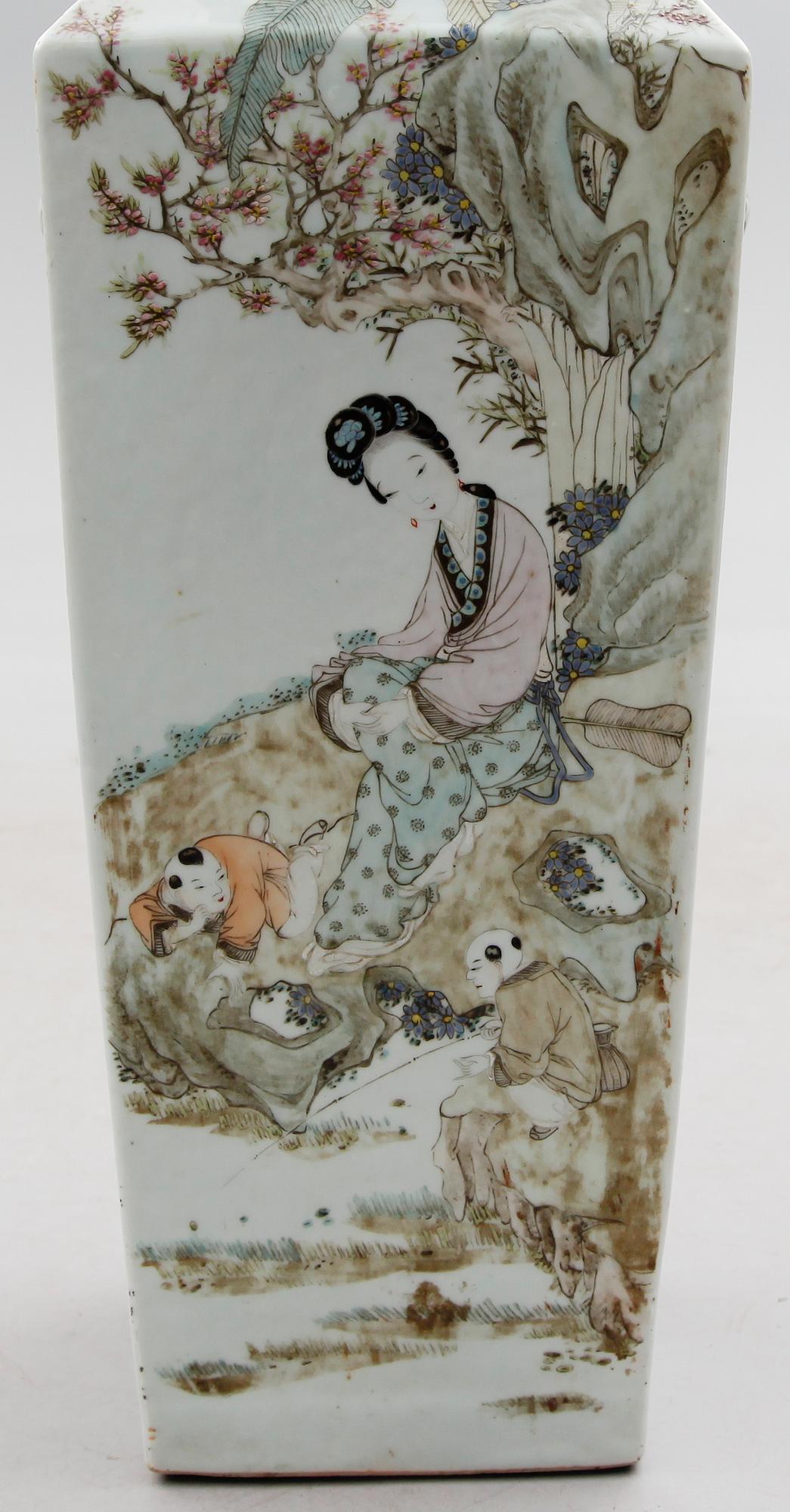VAS, porslin, Kina, 1800-/1900-tal.