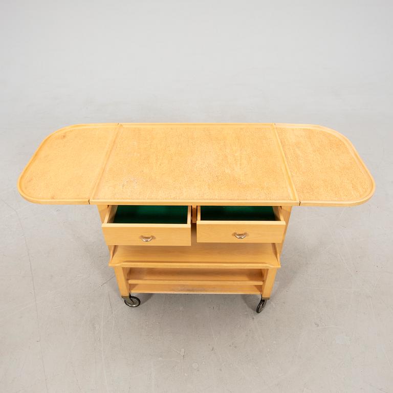 Serveringsvagn/bord Torsten Nilssons snickerifabrik Brösarp 1900-talets senare del.