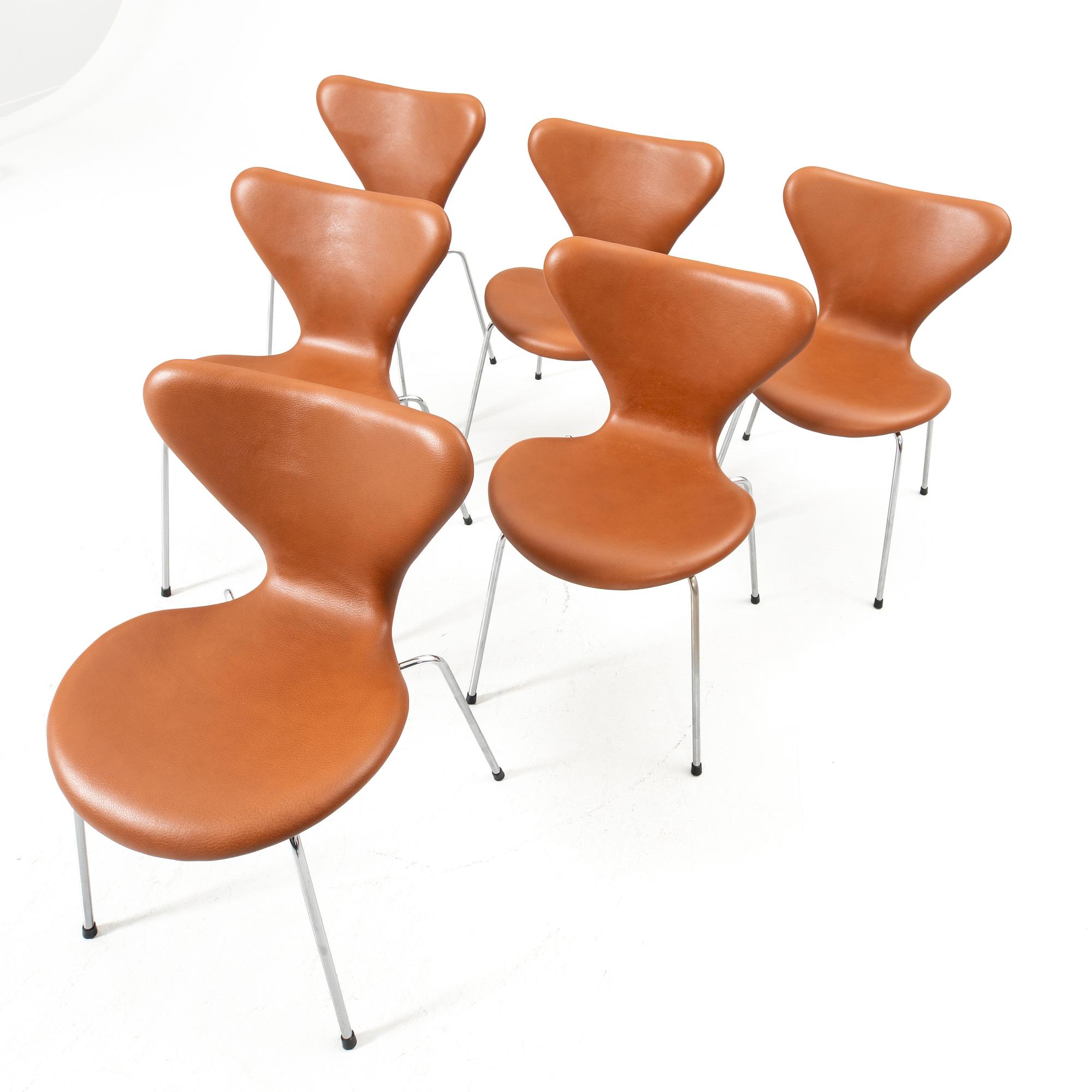 Arne Jacobsen, Chairs, 6, "Series 7", Fritz Hansen, Denmark.