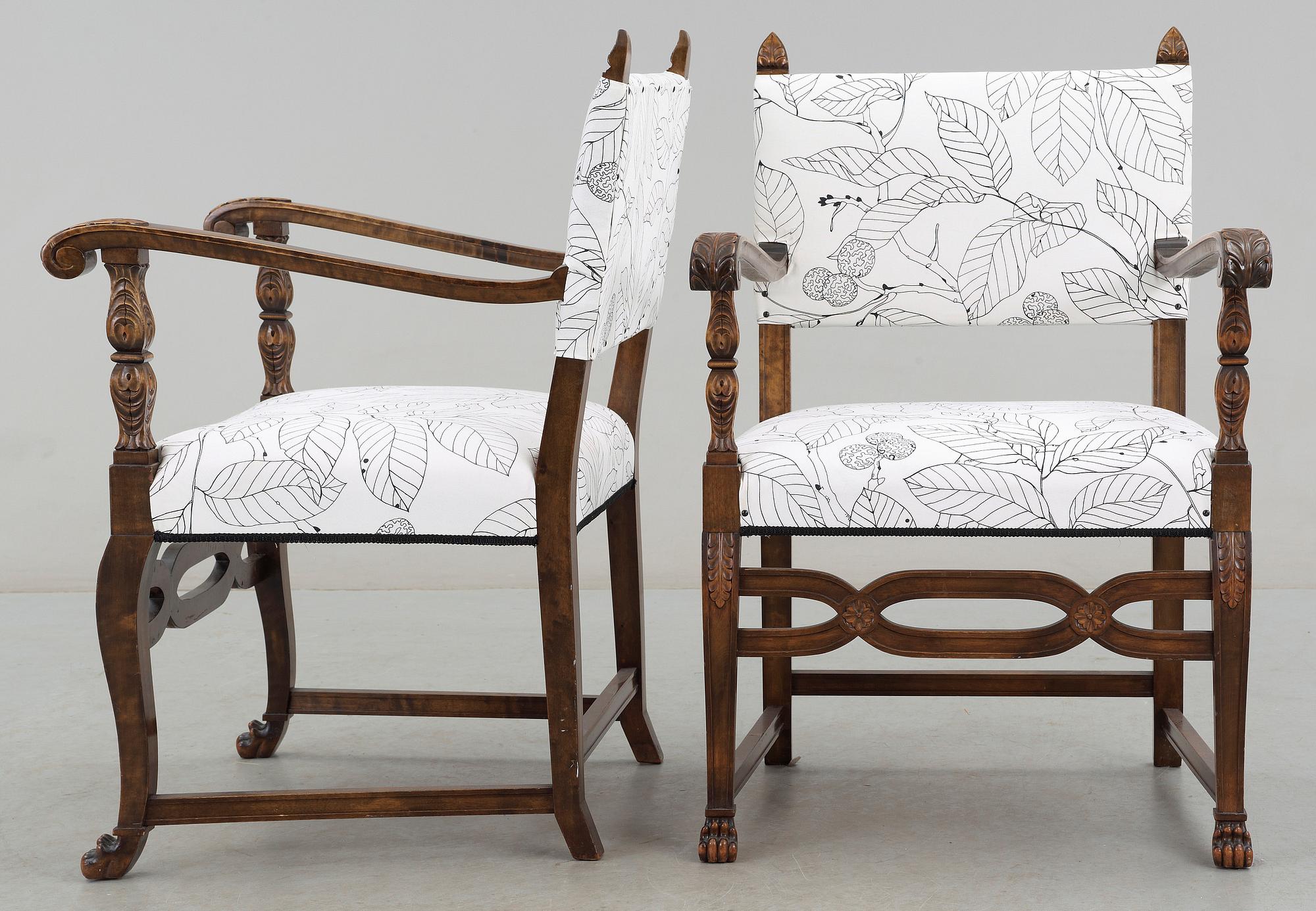 KARMSTOLAR, ett par, barockstil, 1900-talets första hälft.