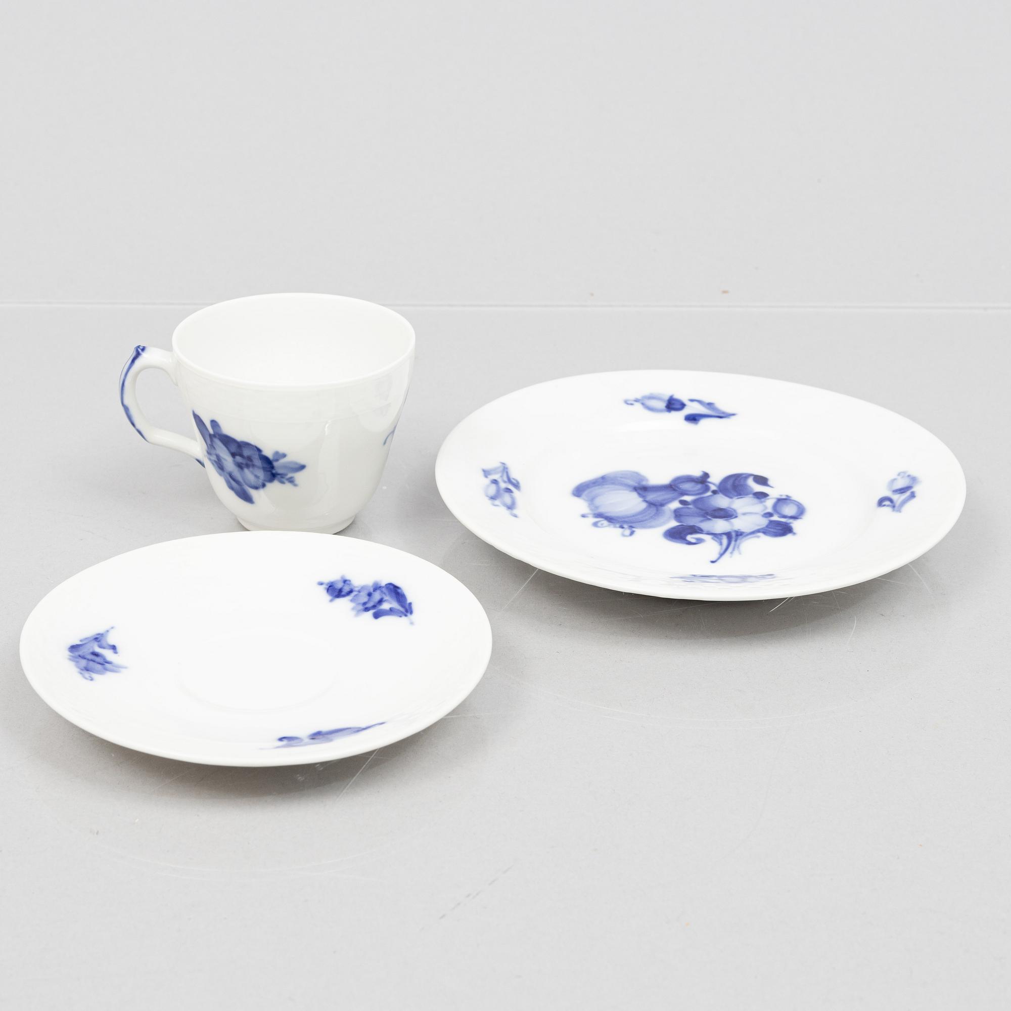 Kaffeservis, 34 delar, porslin, "Blå blomst", Royal Copenhagen, Danmark.