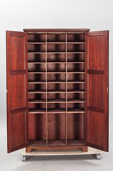 ARKIVSKÅP, 1900-talets första hälft.