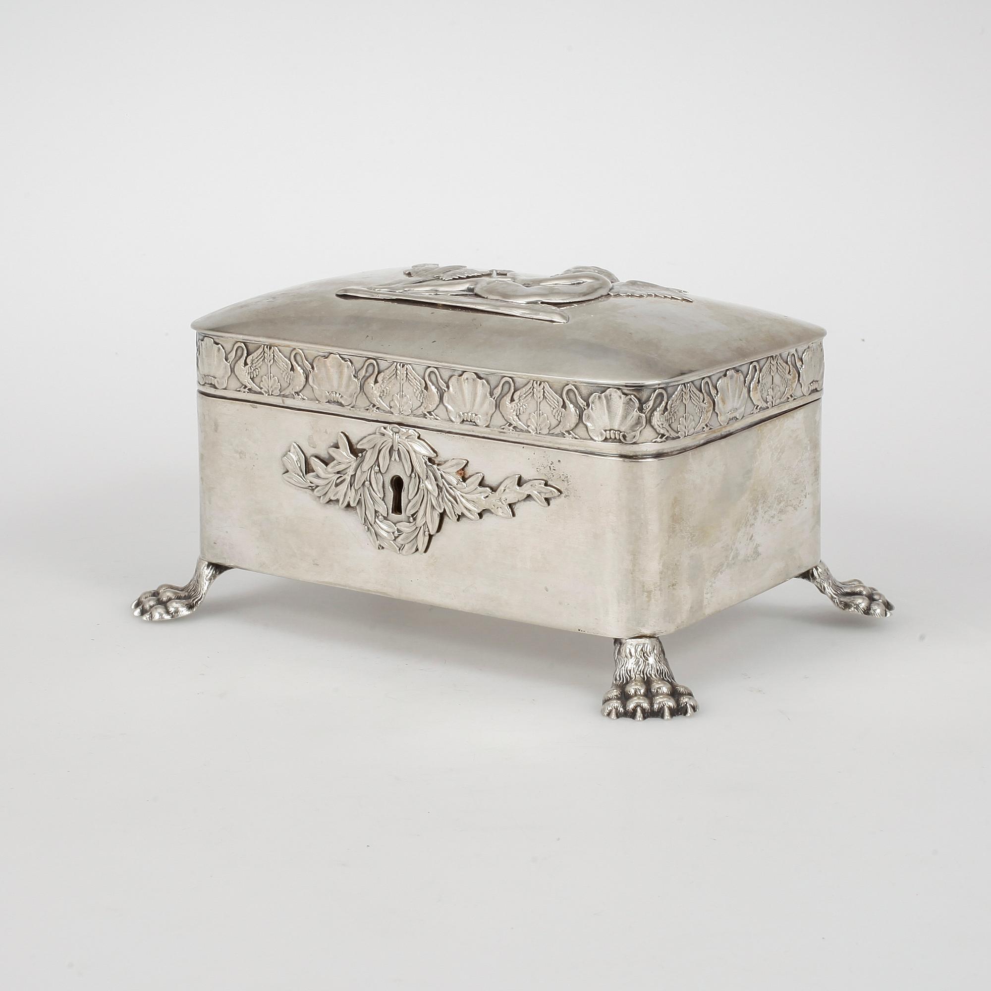 SOCKERSKRIN, silver, sannolikt Berlin, 1800-talets första hälft. Vikt ca 432 gram.