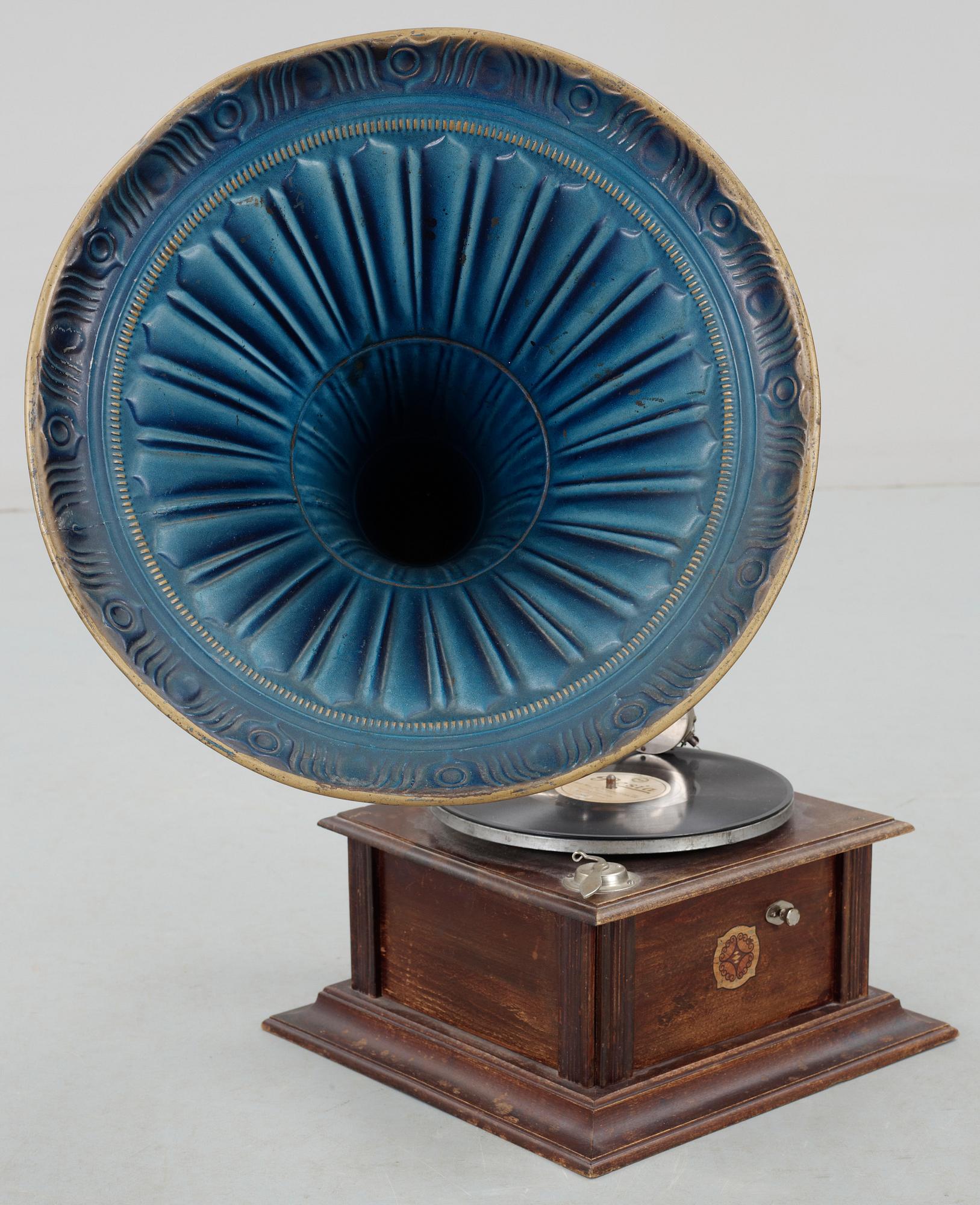 TRATTGRAMMOFON, 1900-talets första del.