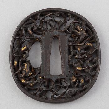 Tsuba, 3 stycken, mumei, Japan, 1800-tal.