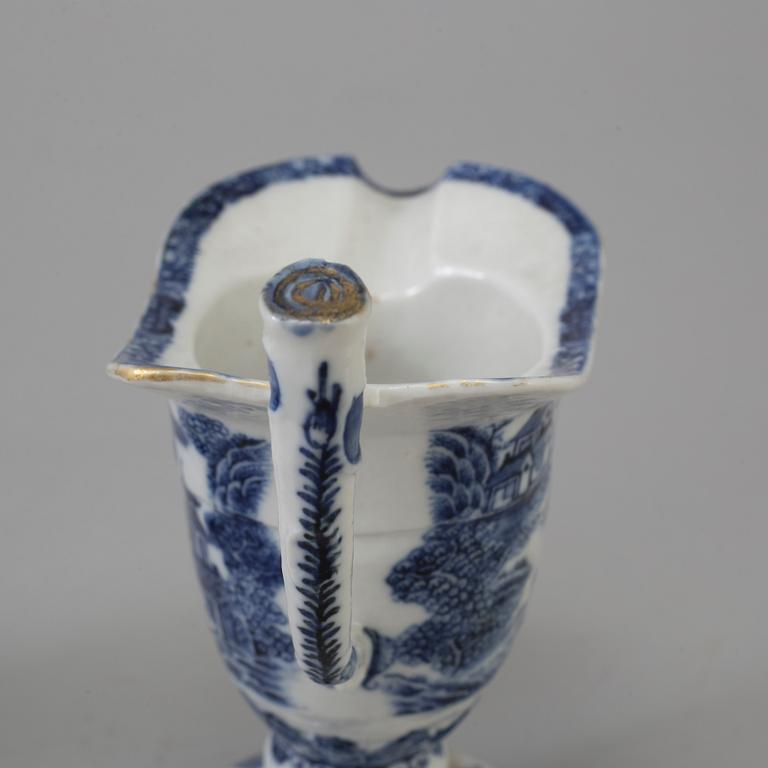 Two Chinese blue and white export porcelain jugs, Qing dynasty, Qianlong (1736-95).