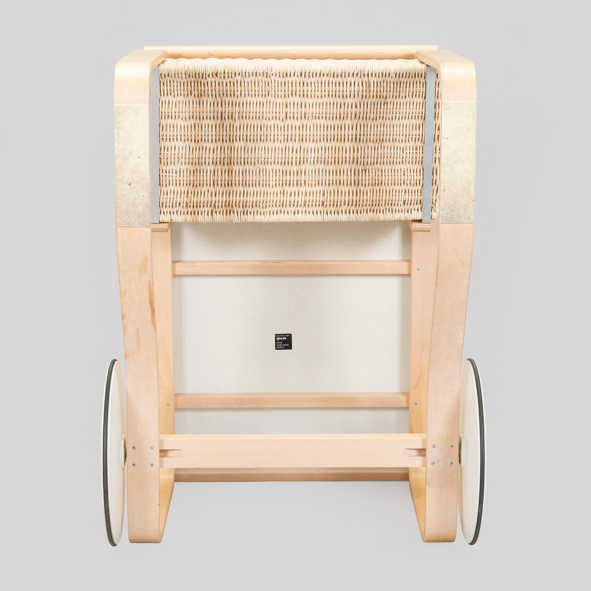 Alvar Aalto, tarjoiluvaunu, Artek, 2006.