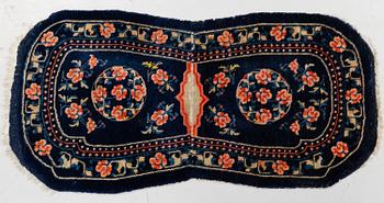 AN ANTIQUE/SEMI-ANTIQUE CHINESE HORSE COVER, 120 x 60 cm.