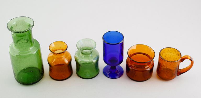 GLASFÖREMÅL, 6 delar, Erik Höglund, signerade, 1960-tal.