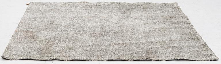 Gunilla Lagerhem Ullberg, matta, tuftad, "Misty", Kasthall, ca 200 x 200 cm.