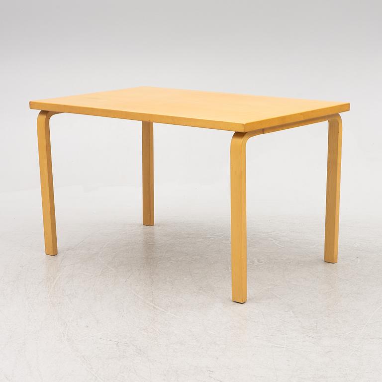 Alvar Aalto, bord, modell 81B, Artek, Finland 1900-talets senare del.