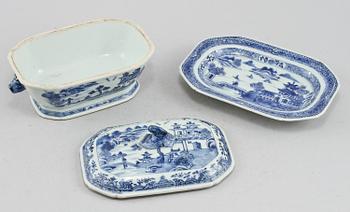 SMÖRTERRIN, porslin, Kina, 1700/1800-tal.