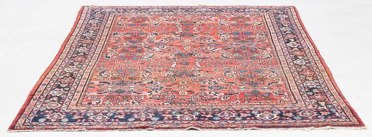 A carpet, Mahal, approx. 306 x 214 cm.