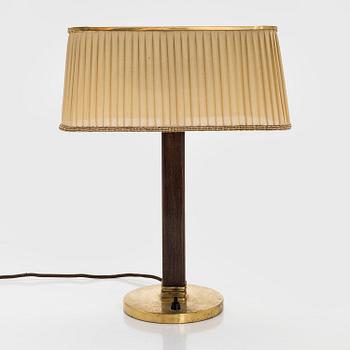 Paavo Tynell, bordslampa, modell 5066, Taito Oy, 1900-talets mitt.