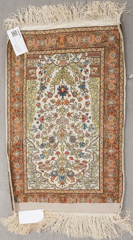 MATTA, silke. Turkisk Hereke. 70 x 46 cm.
