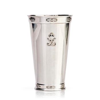 437. Sigvard Bernadotte, bägare, sterlingsilver, Georg Jensen, Danmark 1925-32, med drottning Ingrids monogram.